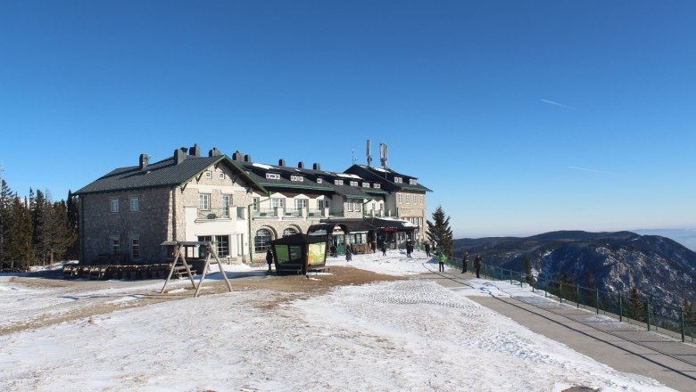 Raxalm Berggasthof im Winter, © Scharfegger´s Raxalpen Resort