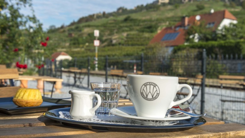 Terrasse mit Blick auf die Ruine Dürnstein, © Bernhard Kaar