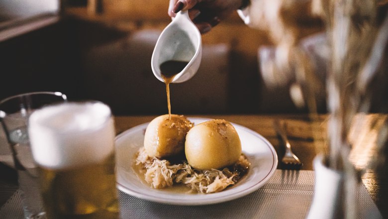 Bekannt für verschiedene gefüllte Erdäpfelknödel, © Niederösterreich Werbung/Mara Hohla