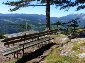 Jubiläumsaussicht bei der Waldburgangerhütte, © ©Wiener Alpen, Foto: www.eva-gruber.at