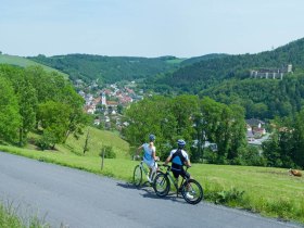 Rennradfahren in Kirchschlag, © Wiener Alpen in NÖ Tourismus GmbH, Foto: Peter Fröhlich