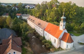 Bürgerspital und Spitalskirche mit Lainsitz, © Benjamin Wald