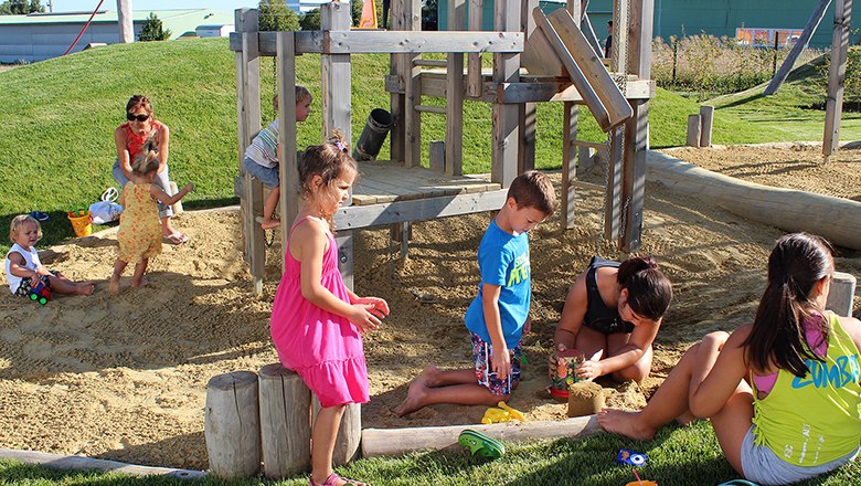 Spielplatz auf der Hutweide, © FK_Nebuda