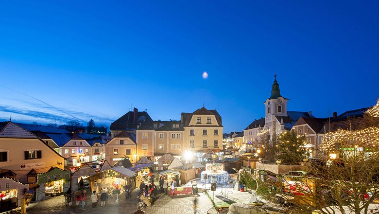 Vorweihnachtliche Stimmung am Zwettler Hauptplatz, © Waldviertel Tourismus, Studio Kerschbaum