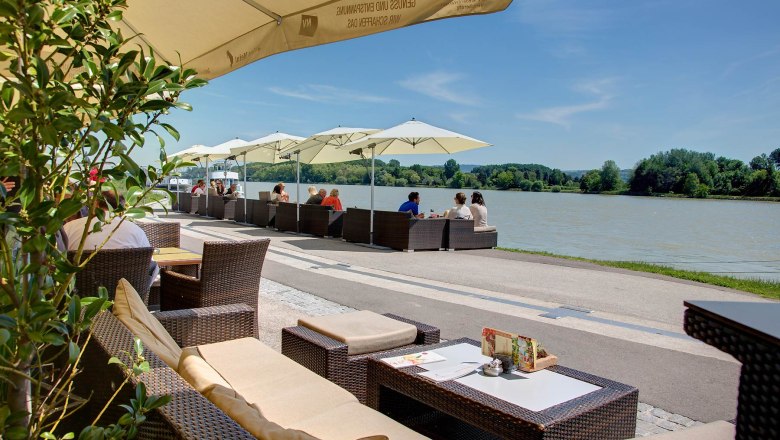 Wellenspiel outdoor an der Donau, © Wellen.Spiel