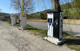 E-Ladestation - Parkplatz Gasthof Pichler, © Wiener Alpen