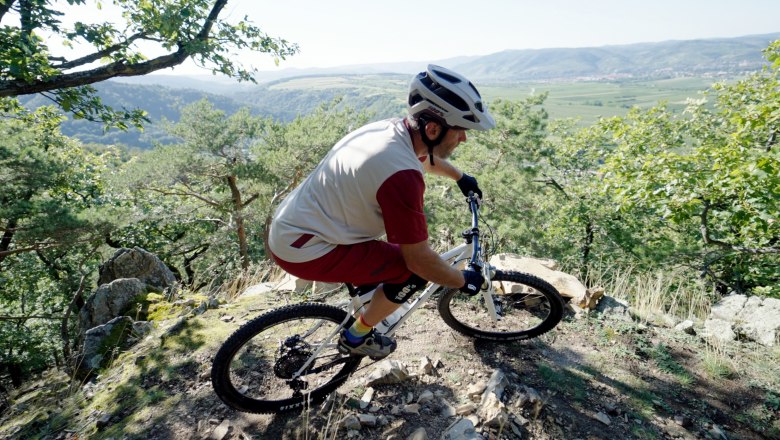 Martin Samek beim Mountainbiken am Göttweiger Berg