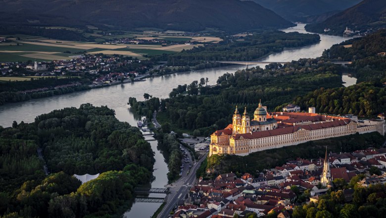 Panoramaluftbild der Stadt Melk, © Robert Herbst