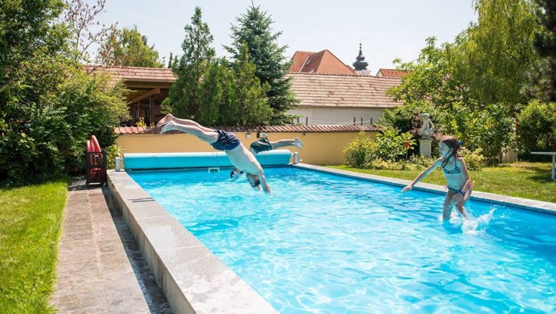 Winzerhof mit Swimmingpool, © Winzerhof Bogner