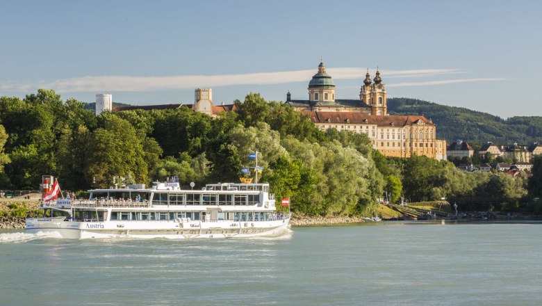 Stift Melk mit Schiff, © NÖW/Michael Liebert