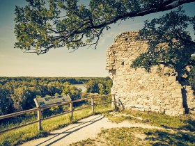 Hörstation Ruine Röthelstein, VIA.CARNUNTUM., © Donau Niederösterreich, Andreas Hofer