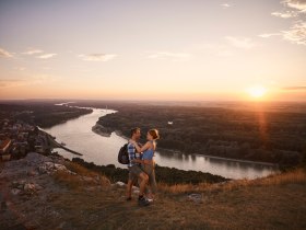 Pärchen beim Wandern - VIA.MONTE., © Donau Niederösterreich Tourismus, Andreas Hofer