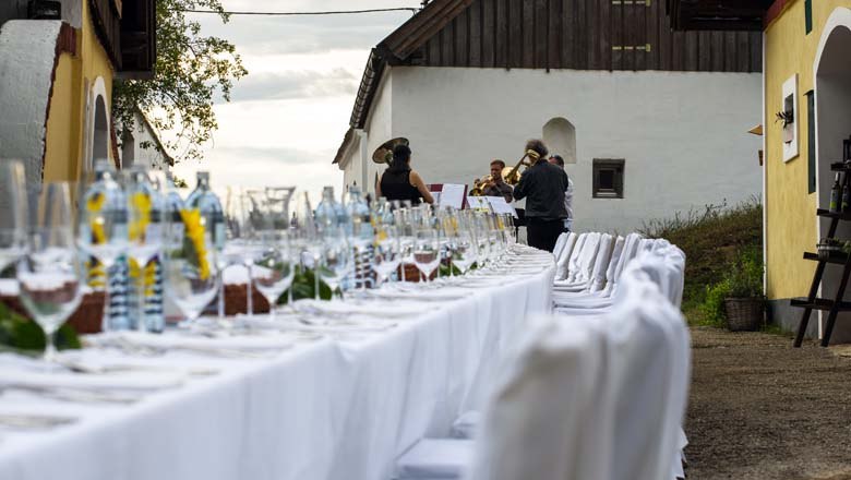 Tafeln im Weinviertel, © Weingut Mayer