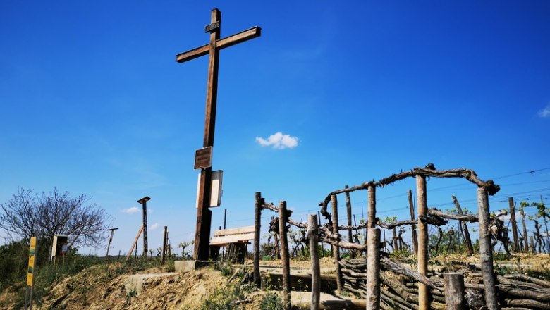 Freiheitskreuz mit wunderbarem Fernblick, © Weinstraße Weinviertel