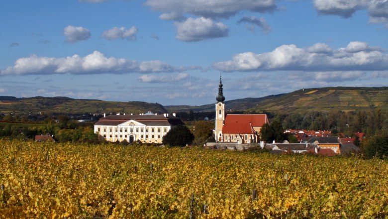 Das Schloss und die Kirche, © Schloss Gobelsburg, Fam. Moosbrugger