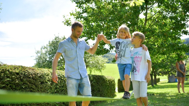 Slackline, © Biobauernhof Dangl, Robert Herbst