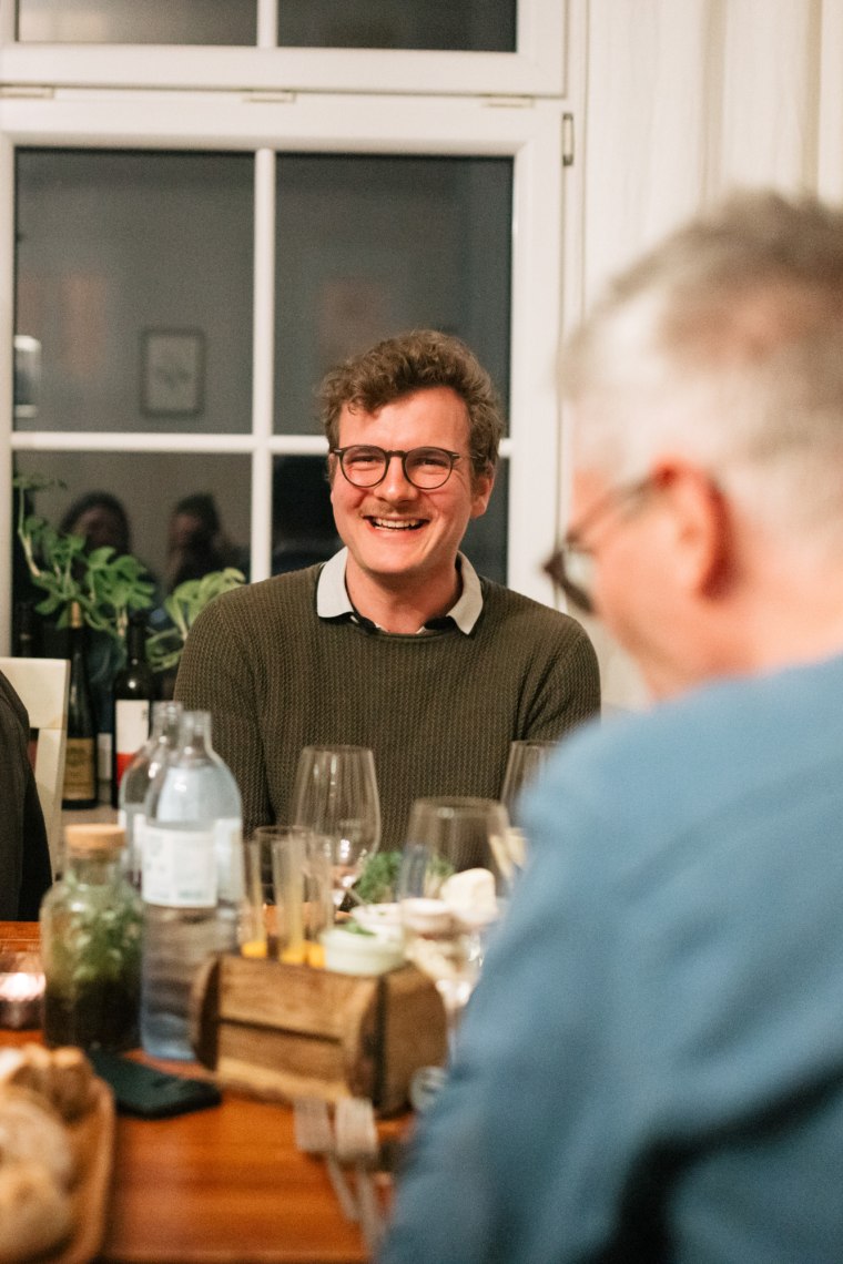 Maximilian Preiß im Wirtshaus am Kulturstammtisch