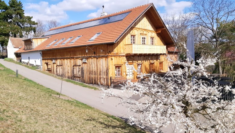 Gasthaus Schwarzalm Krems im Frühling, © Donau NÖ Tourismus GmbH/Wurm