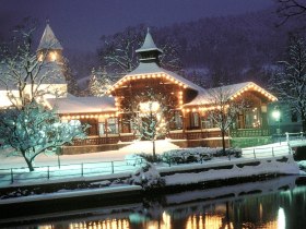 Payerbach- Der tief verschneite Pavillon, © Wiener Alpen in Niederösterreich - Semmering Rax