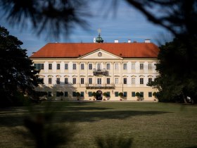 Zu den Schlössern Valdice und Lednice, © Weinviertel Tourismus / POV Robert Herbst