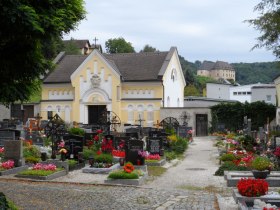 Schloss Steyregg (vom Friedhof aus gesehen), © Mostviertel - Jakobsweg