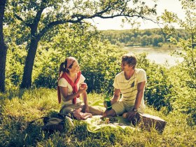 Picknick bei der Ruine Röthelstein, © Donau Niederösterreich - Römerland Carnuntum-Marchfeld