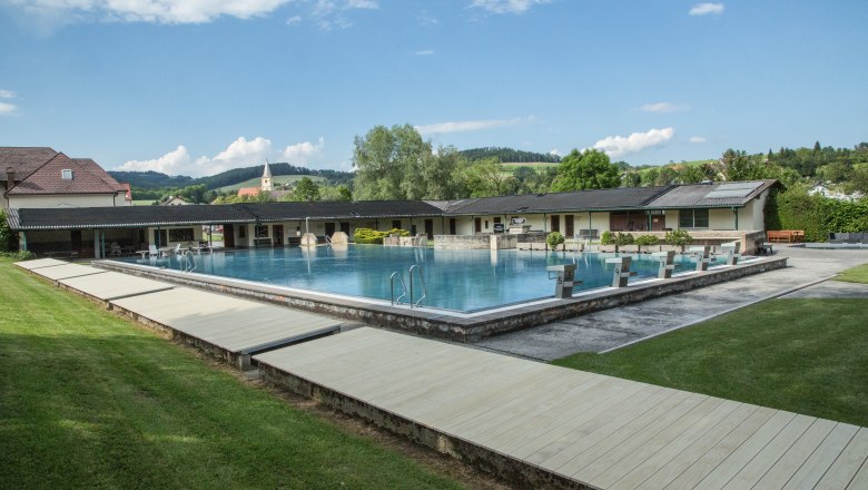 Freibad Krumbach, © SchwimmbadKrumbach©Marktgemeinde Krumbach, Foto: Franz Riegler