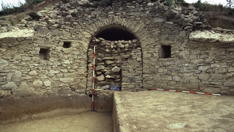 Südlicher Wehrturm bei der archäologischen Ausgrabung, © Martin Krenn