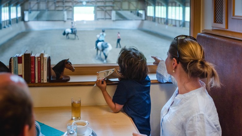 traumhafter Blick in die Reithalle, © Pamela Berger Fotografie