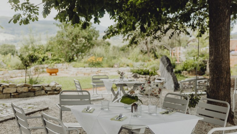 Namensgebend: Garten mit alten Kastanienbaumbestand, © Niederösterreich-Werbung/Sophie Menegaldo