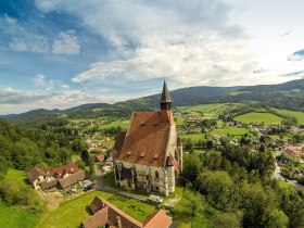 Wolfgangskirche in Kirchberg am Wechsel (Copyright: Wiener Alpen, Foto: Franz Zwickl), © Wiener Alpen in Niederösterreich