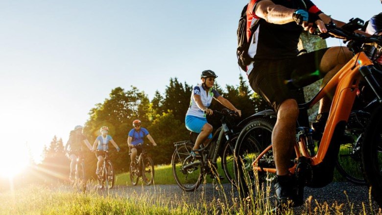 Radeln mit E-Bike Guide Fritz, © schwarz-koenig.at