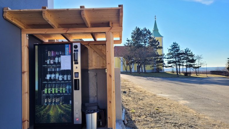 Wein- und Traubensaftautomat, © Weingut Schüller