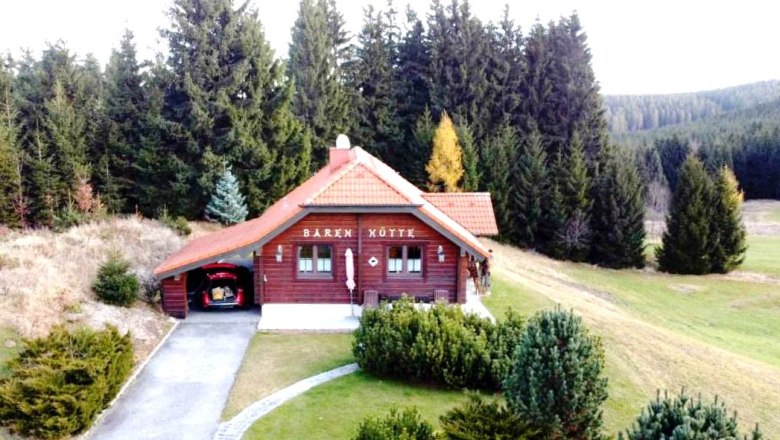 Drohnenansicht mit Carport, © Steiner