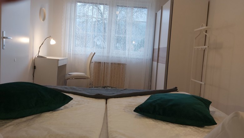 Schlafzimmer 2 mit Schminktisch, © Edeltraud Röcklinger