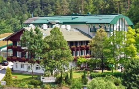 Der Schneeberghof in Puchberg, © Hotel Schneeberghof