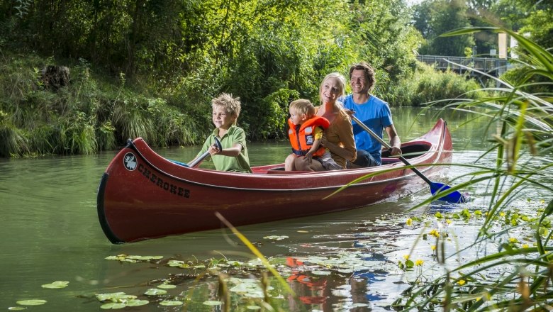 Bootfahren im Wasserpark Tulln, © DIE GARTEN TULLN/Robert Herbst