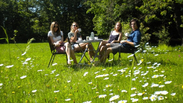 Sitzmöglichkeit im Garten, © Gästezimmer Weiß