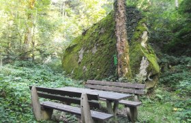 Platz am Großen Stein in Edlitz | Bucklige Welt, © Wiener Alpen in Niederösterreich - Bad Schönau