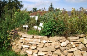 Hochbeet im Trockensteinbau, © Kräuterdorf Merkenbrechts