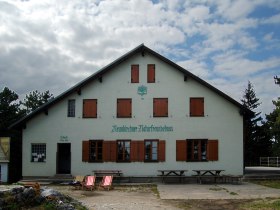 Neunkirchner Haus auf der Flatzer Wand (Copyright: Herzi Pinki), © Wiener Alpen in Niederösterreich