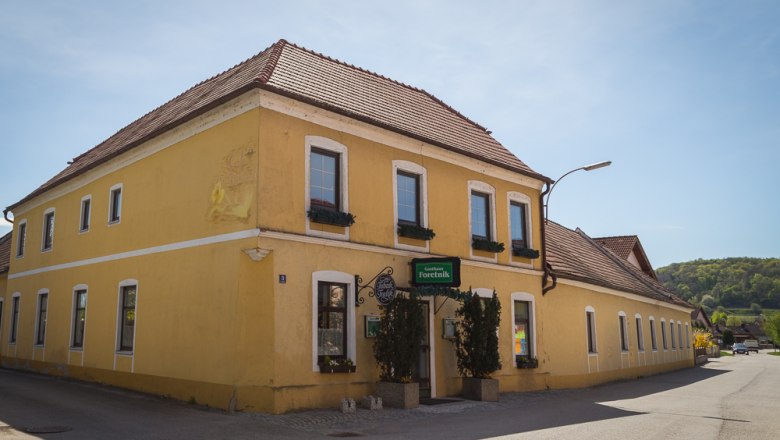 Außenansicht des Gasthofs Foretnik, © Stadtgemeinde Traismauer