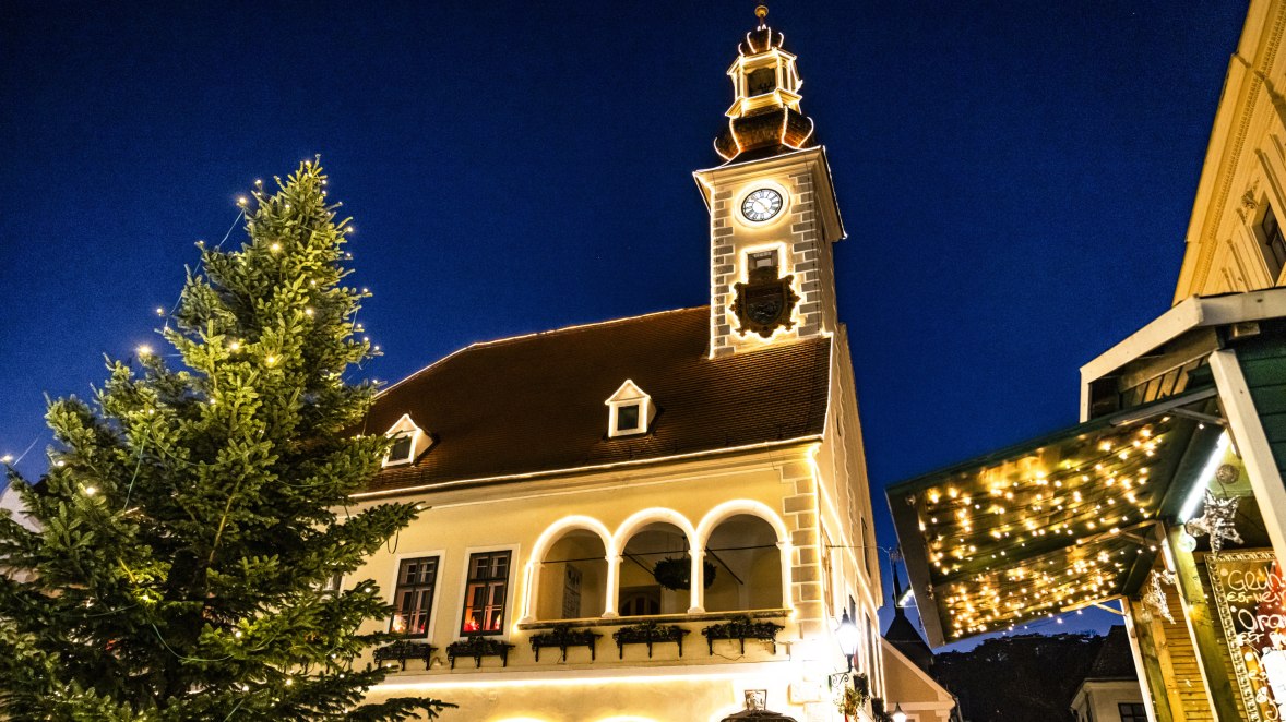 Adventmarkt in Mödling, © Niederösterreich Werbung/Robert Herbst