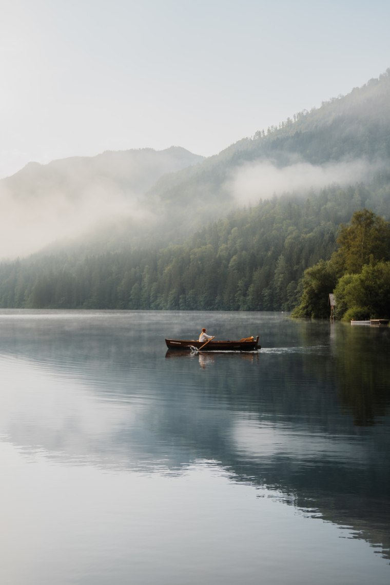 Mit dem Boot über den See düsen, © cmvisuals.at