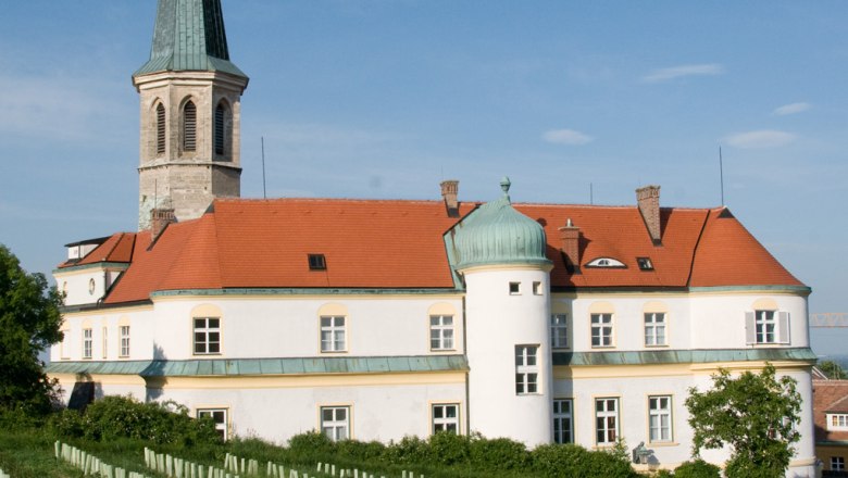 Umgeben von Weinbergen im alten Ortskern liegt Ihr "Home away from home", © Schloss Gumpoldskirchen Betriebs-GmbH