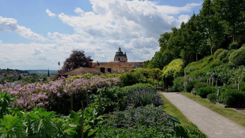 Stiftspark Melk im Frühling, © Stift Melk/Brigitte Kobler-Pimiskern