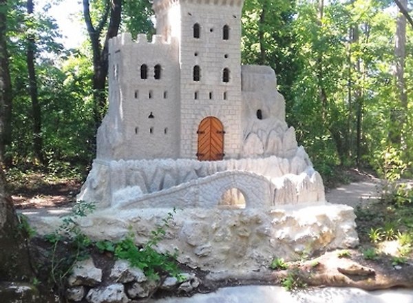 Bienenburg am Waldteichbiotop im Kurpark, © Gottfried Steiner