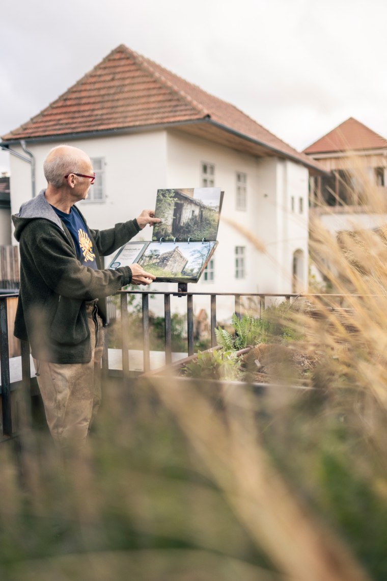 Johannes Gutmann zeigt die Sonnentor-Lofts, © Martin Fülöp