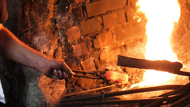 Feinschliff passiert mit der Hand, © schwarz-koenig.at