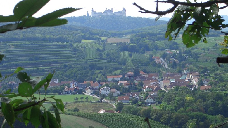 Ausblick auf Stift Göttweig, © Gemeinde Paudorf